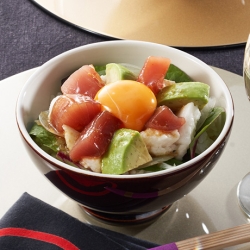 まぐろと長芋のサラダ丼