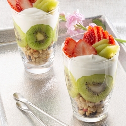 キウイのフルーツパフェ