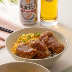 たれとりからのふわとろたまご丼