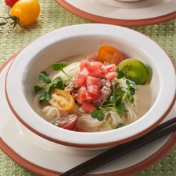 トマトとツナのコンポタそうめん