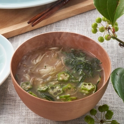 夏野菜のごま味噌汁