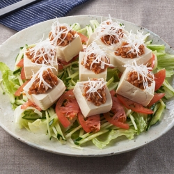 肉味噌と豆腐のサラダ