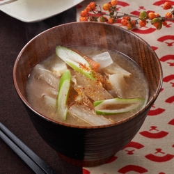 甘酒入りの根菜汁