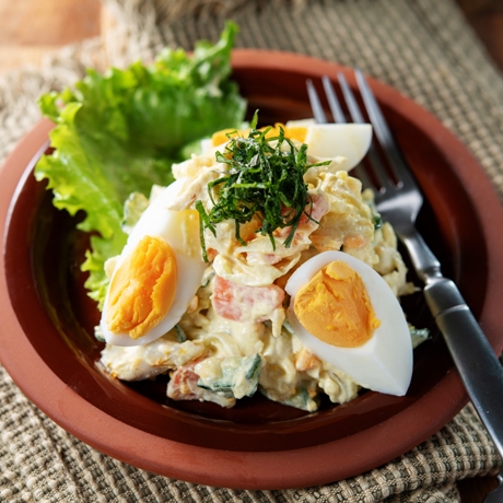 カレー風味のチキンポテトサラダ