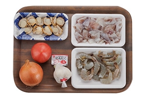 魚介ゴロゴロ贅沢シーフードカレー