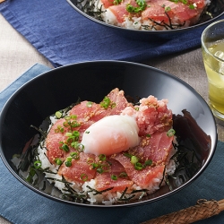 まぐろのごまだれ丼
