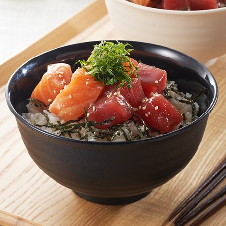 まぐろとサーモンの漬け丼