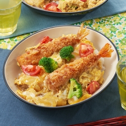 カレー風味!ふわとろ卵の海老フライ丼