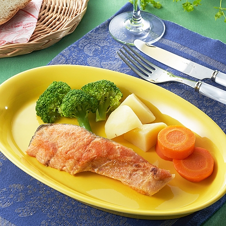 カレー風味の鮭のムニエル