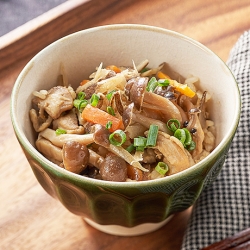 生姜醤油の五目炊き込みごはん