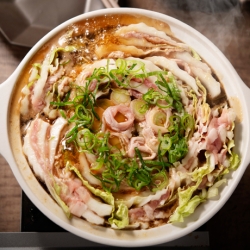 白菜とねぎの豚肉生姜醤油鍋