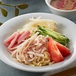 具だくさんざるつけ麺