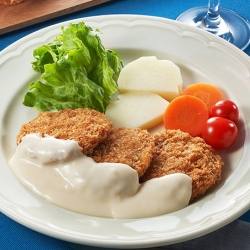 ひれかつのチーズソースかけ