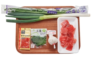 まぐろのにら醤油だれかけ