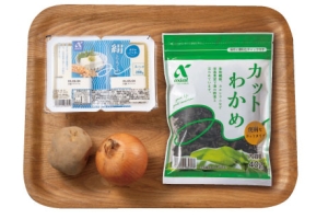 豆腐とわかめの塩こうじ味噌汁