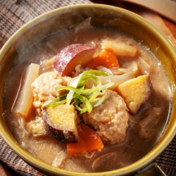 鶏団子の生姜醤油鍋風豆乳スープ