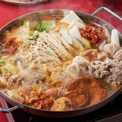 ごま豆乳キムチおでん鍋