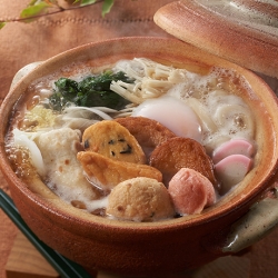 おでん入り鍋焼きうどん